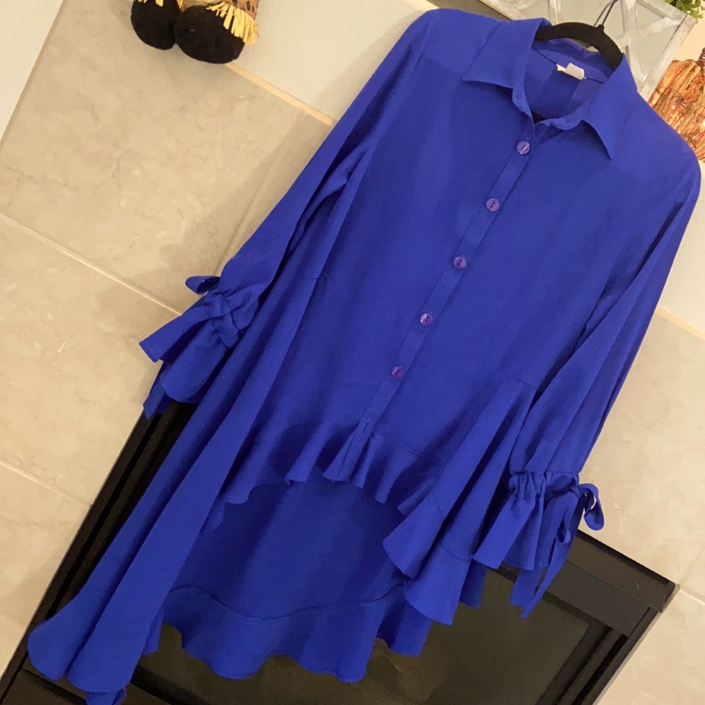 Zadie B’s Long sleeve asymmetrical tunic.